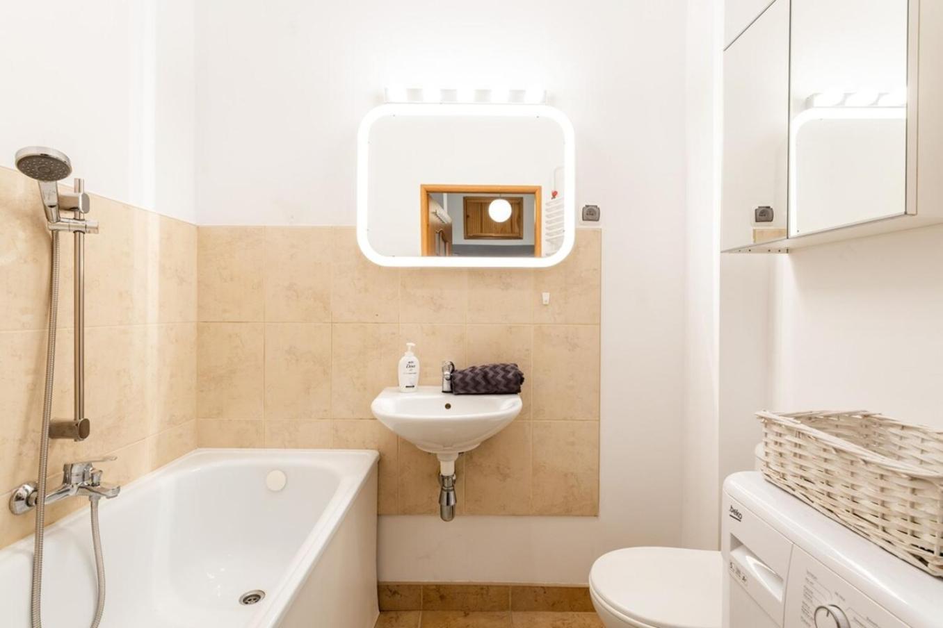 Coriander Apartment City Center ワルシャワ エクステリア 写真